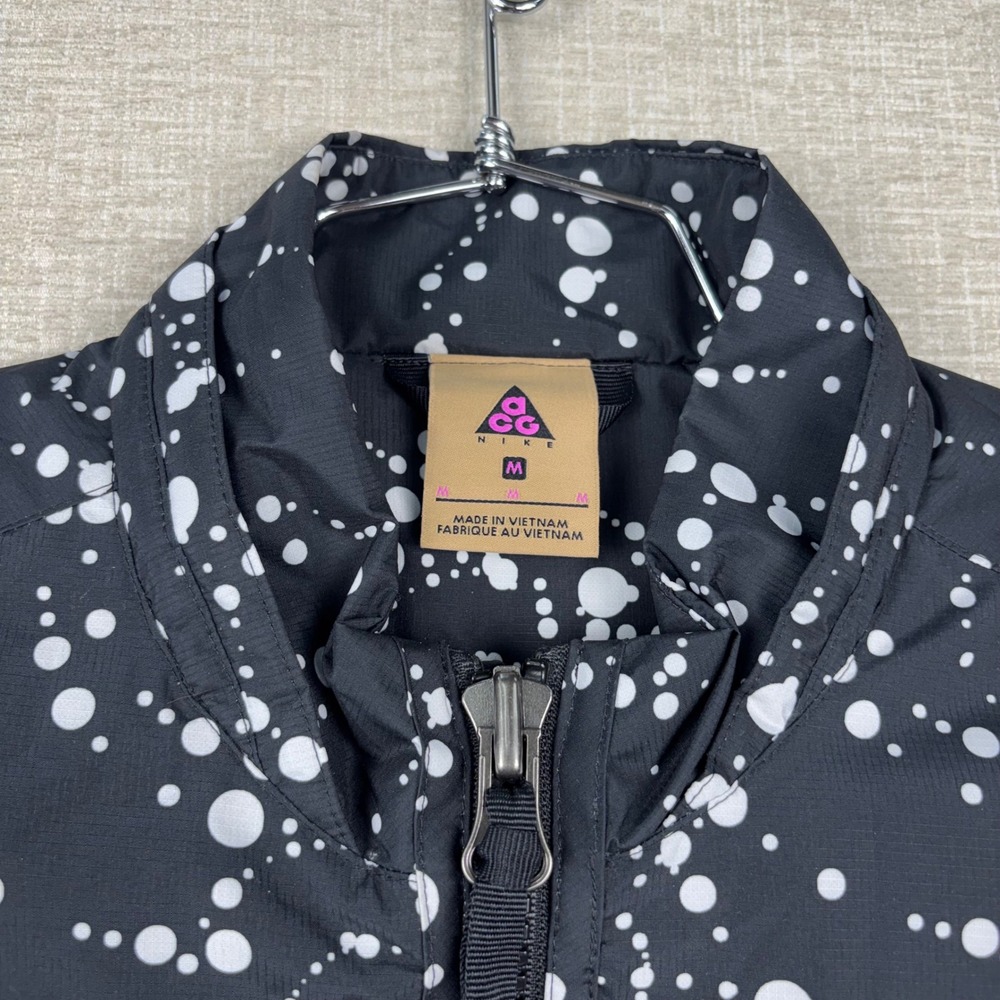 Nike ACG Men Black White Galactic Dot Insulated Parka Jacket Medium CV0638-010 - Picture 2 of 9
